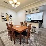 3 Bedroom Top Story Apartment Near Pico Blvd