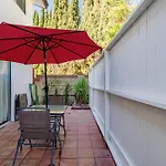 Spacious Guest Studio With Private Entry