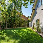 Tranquil Getaway Retreat Sleeps 8 Guest Home