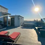 The Century City Cozy 3 Bedroom Apartment With Free Parking! 303