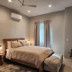 Spacious 1 Bed Adu In Encino, Home Away From Home