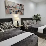Modern Studio Apartment Right Next To Mrc Hotel 5 Minutes To Rodeo Drive