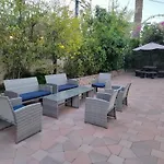 Modern Studio Apartment Right Next To Mrc Hotel 5 Minutes To Rodeo Drive