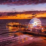 Sunny Santa Monica Retreat One Bedroom Apartment