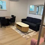 Guest Suite In A Beverly Hills Masterpiece