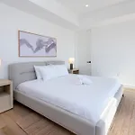 Luxury Living In Westlake 4Br Gem With Parking