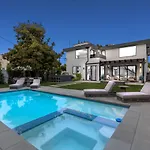 Curson Modern