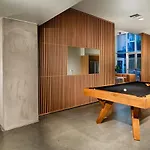 Dtla Luxury Condo With Pool, Gym, Work Pods & Conference Room