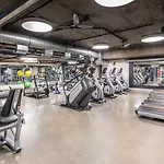 Dtla Luxury Condo With Pool, Gym, Work Pods & Conference Room
