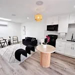 New Private Villa By Beverly Hills And The Grove Spacious 2 Story Unit In The Best Part Of La