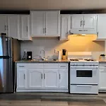 2 Bedroom Apartment1 Mile South From The Hollywood Walk Of Fame And Hollywood Sign