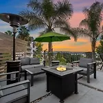 476 Modern Living With Pool - Sleeps 11