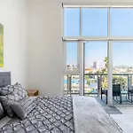 Penthouse 2Br With Jetliner Views In West Hollywood