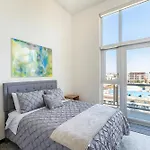 Penthouse 2Br With Jetliner Views In West Hollywood