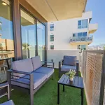 Hollywood Escape! Elegant 2Br 2Ba Rental