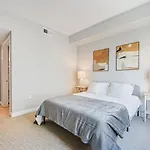 Hollywood Escape! Elegant 2Br 2Ba Rental