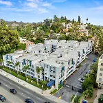 Elegant Hollywood Retreat - Spacious 2Br 2Ba Condo With Resort-Style Amenities