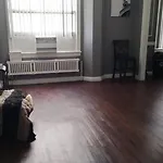 Cozy 1-Bedroom Apartment In Charming Los Angeles Near Staple Center