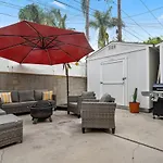 Sawtelle Serenity- Modern Comfort