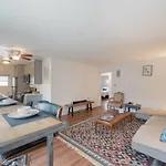 Sawtelle Serenity- Modern Comfort