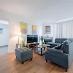 Cozy Marina 2Bed2Bath Units Pool Gym Jacuzzi Free Parking