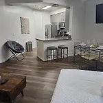 Elegant Suites In Mdr-Venice With Pool, Hottub & Gym