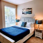 Beachside Luxury Apartment I Free Parking