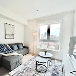 Chic Urban Retreat In Heart Of La, Steps From Attractions!