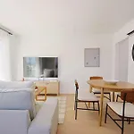Stylish 2Br Retreat Steps From Sunset Blvd