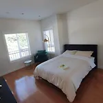 3 Bedroom Hollywood Gem