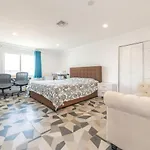 Luxe Stay Room With Private Bathroom 55
