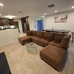 4 Bedroom West Hills Charmer With Pool And Jacuzzi