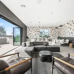 The Dodger Hideaway, Serene Studio Suite