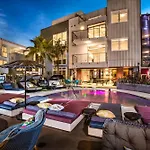 Beverly Grove Chic City Oasis 2 Bedroom Apt With Den 138