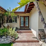 468A Massive 5 Bedroom With Beautiful Pool