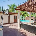 468A Massive 5 Bedroom With Beautiful Pool