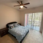 Lux 2 Bedroom In Woodland Hills