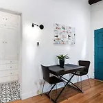 Comfortable Beverly Hills Studio Near Rodeo Drive
