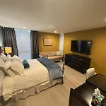 Best Location West La Spacious Condo With Hottub