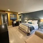Best Location West La Spacious Condo With Hottub
