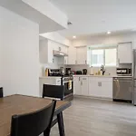 Cozy La Retreat Near Usc Steps To Koreatown & Downtown