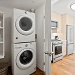 Elegant And Comfortable Studio Apartment In Beverly Hills