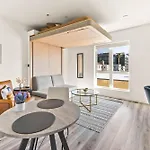 Modern Hollywood Studio, Pool Parking Gym