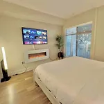 Surfs Up! Cozy 1 Bedroom Condo With Fountain View
