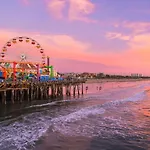 Santa Monica 2 Bed/ 2 Bath