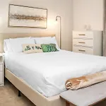 Luxe Marina Del Rey Apartment,Parking, Gym, Pool, Jacuzzi,Bbq
