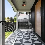 Westminster Bungalow - Front House With Private Entrance