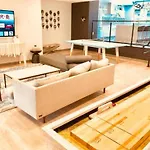 Relaxing Hollywood Condo With Pool & Balcony