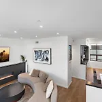 4Br Townhouse With Free Parking & Fast Wifi