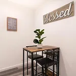Charming 2Nd-Floor Studio Near Beverly Hills And Top La Attractions